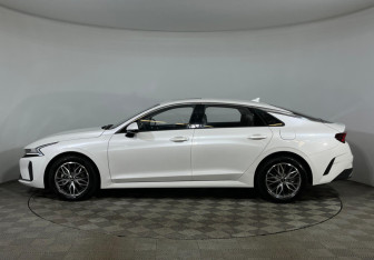 Новый Kia K5 2024 (8 фото)