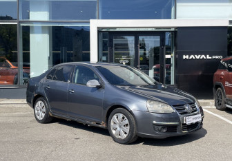 Подержанный автомобиль Volkswagen Jetta Sedan 2008 года (3 фото)