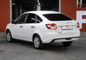 Подержанный автомобиль LADA (ВАЗ) Granta Liftback 2021 года (7 фото)