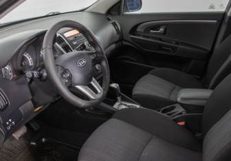 Подержанный автомобиль Kia Ceed Hatchback 2011 года (10 фото)