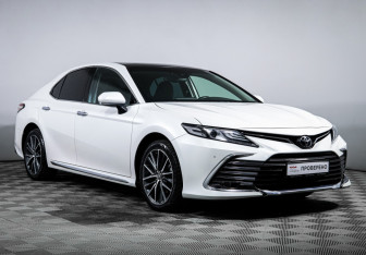 Подержанный автомобиль Toyota Camry Sedan 2023 года (3 фото)