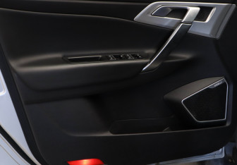 Подержанный автомобиль Geely Atlas 2021 года (20 фото)