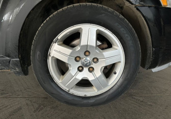 Подержанный автомобиль Dodge Caliber 2008 года (17 фото)