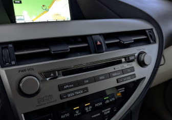 Подержанный автомобиль Lexus RX 2011 года (28 фото)