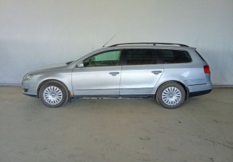 Подержанный автомобиль Volkswagen Passat Wagon 2006 года (8 фото)