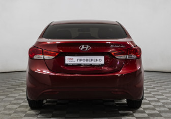 Подержанный автомобиль Hyundai Elantra Sedan 2011 года (6 фото)