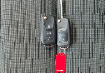 Подержанный автомобиль Skoda Octavia Liftback 2011 года (17 фото)