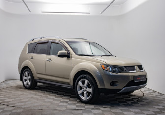 Подержанный автомобиль Mitsubishi Outlander 2008 года (3 фото)