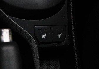 Подержанный автомобиль Kia Rio Hatchback 2012 года (15 фото)