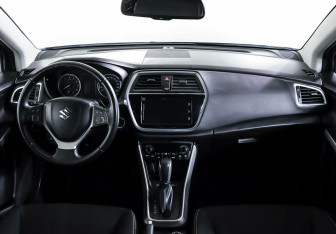 Подержанный автомобиль Suzuki SX4 Hatchback 2017 года (9 фото)