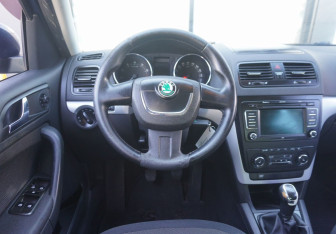 Подержанный автомобиль Skoda Yeti 2012 года (13 фото)