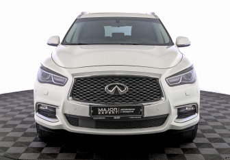 Подержанный автомобиль Infiniti QX60 2018 года (2 фото)