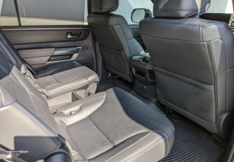 Подержанный автомобиль Toyota Sequoia 2023 года (29 фото)