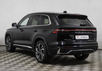 Подержанный автомобиль Geely Monjaro 2024 года (7 фото)