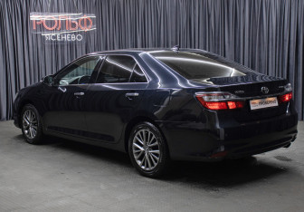 Подержанный автомобиль Toyota Camry Sedan 2017 года (7 фото)