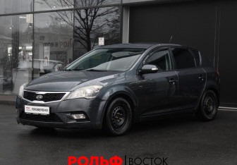 Подержанный автомобиль Kia Ceed Hatchback 2012 года (1 фото)