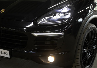 Подержанный автомобиль Porsche Cayenne 2015 года (27 фото)