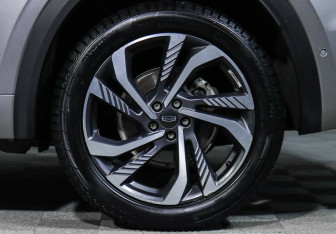 Подержанный автомобиль Geely Monjaro 2022 года (7 фото)