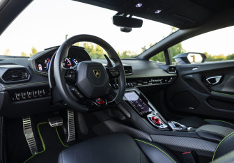 Подержанный автомобиль Lamborghini Huracán Coupe 2019 года (15 фото)