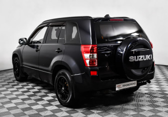 Подержанный автомобиль Suzuki Grand Vitara 2010 года (7 фото)
