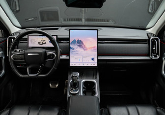 Подержанный автомобиль Jaecoo J7 2023 года (21 фото)