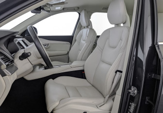 Подержанный автомобиль Volvo XC90 2017 года (20 фото)