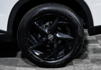 Подержанный автомобиль Omoda C5 2023 года (15 фото)