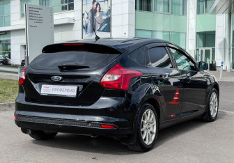 Подержанный автомобиль Ford Focus Hatchback 2013 года (5 фото)