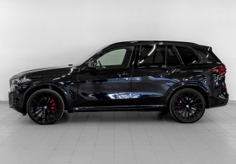 Подержанный автомобиль BMW X5 2023 года (8 фото)