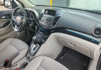 Подержанный автомобиль Chevrolet Orlando 2013 года (11 фото)