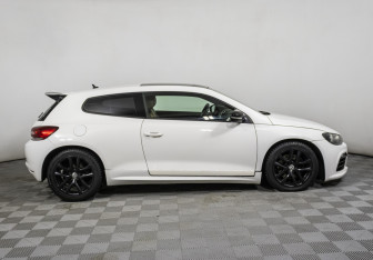 Подержанный автомобиль Volkswagen Scirocco 2011 года (4 фото)