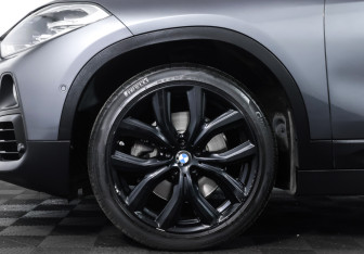 Подержанный автомобиль BMW X2 2018 года (24 фото)
