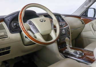 Подержанный автомобиль Infiniti QX80 2014 года (9 фото)