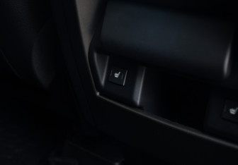 Подержанный автомобиль Land Rover Discovery 2015 года (13 фото)