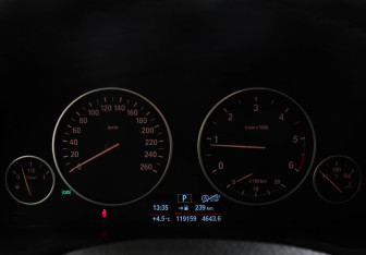 Подержанный автомобиль BMW X3 2015 года (13 фото)