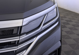 Подержанный автомобиль Volkswagen Touareg 2018 года (11 фото)
