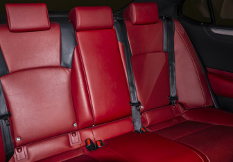 Подержанный автомобиль Lexus ES 2019 года (17 фото)