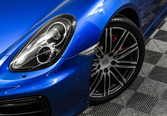 Подержанный автомобиль Porsche Boxster 2015 года (14 фото)