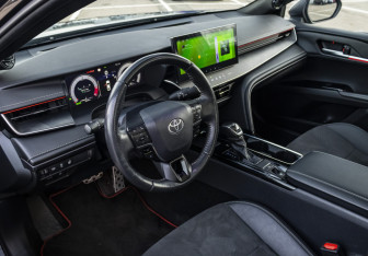 Подержанный автомобиль Toyota Camry Sedan 2024 года (11 фото)