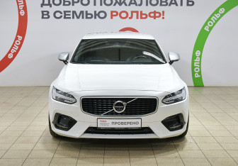 Подержанный автомобиль Volvo S90 2018 года (2 фото)