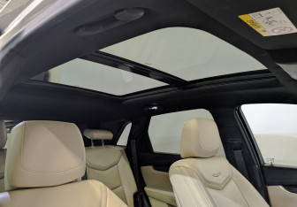 Подержанный автомобиль Cadillac XT5 2016 года (23 фото)