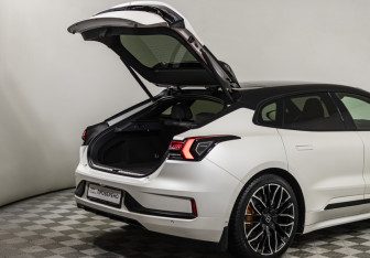 Подержанный автомобиль Zeekr 001 2023 года (22 фото)