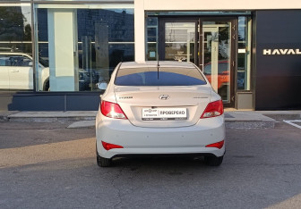 Подержанный автомобиль Hyundai Solaris Sedan 2015 года (6 фото)