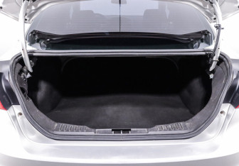 Подержанный автомобиль Ford Focus Sedan 2013 года (12 фото)