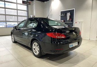 Подержанный автомобиль Peugeot 408 2013 года (6 фото)