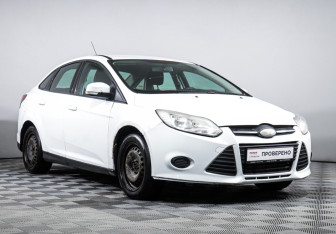 Подержанный автомобиль Ford Focus Sedan 2013 года (3 фото)