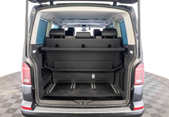 Подержанный автомобиль Volkswagen Multivan 2020 года (10 фото)