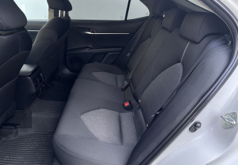 Подержанный автомобиль Toyota Camry Sedan 2021 года (10 фото)