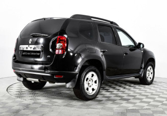 Подержанный автомобиль Renault Duster 2014 года (5 фото)