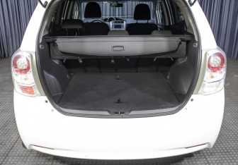 Подержанный автомобиль Toyota Verso 2012 года (9 фото)